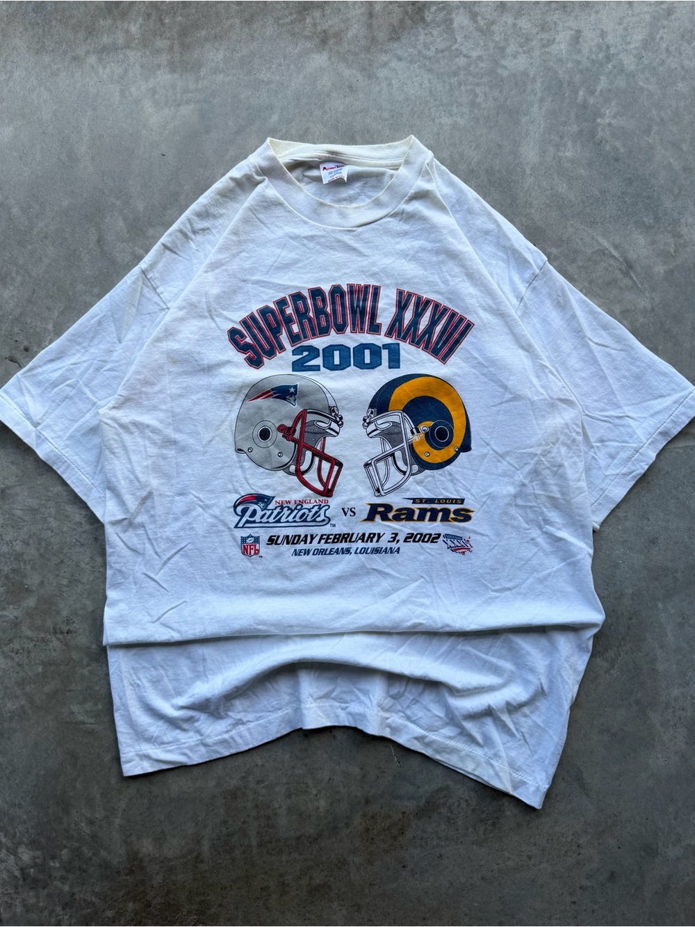 Vintage 2002 Super Bowl XXXVI Patriots vs Rams Tee Made in USA Brady